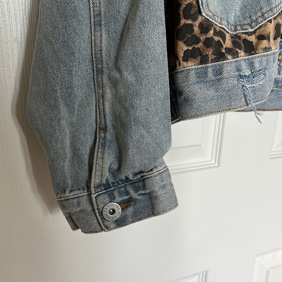 POL DENIM DISTRESSED JACKET | SIZE SMALL | VICI ANIMAL RELAXED FIT LEOPARD PRINT - Picture 3 of 6